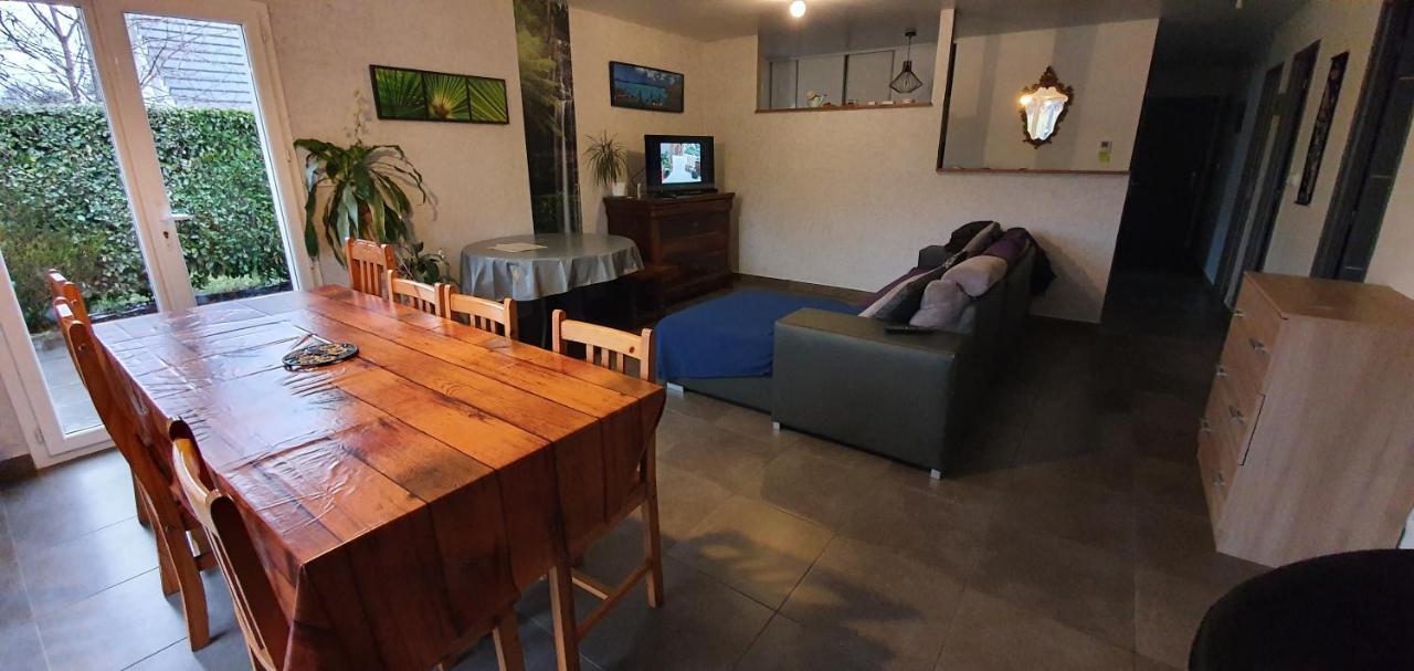 1 Chambre Privative Avec Bureau Et Cuisine Dans Maison 105 M2 Montfaucon Montfaucon  Exterior foto