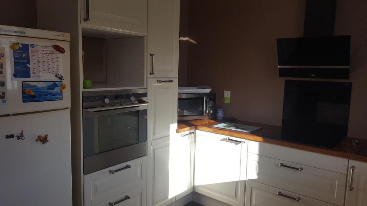 1 Chambre Privative Avec Bureau Et Cuisine Dans Maison 105 M2 Montfaucon Montfaucon  Exterior foto